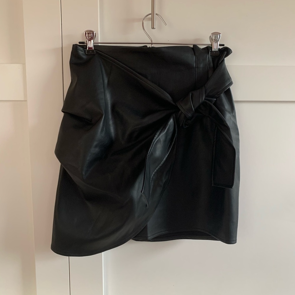 Express black leather skirt
